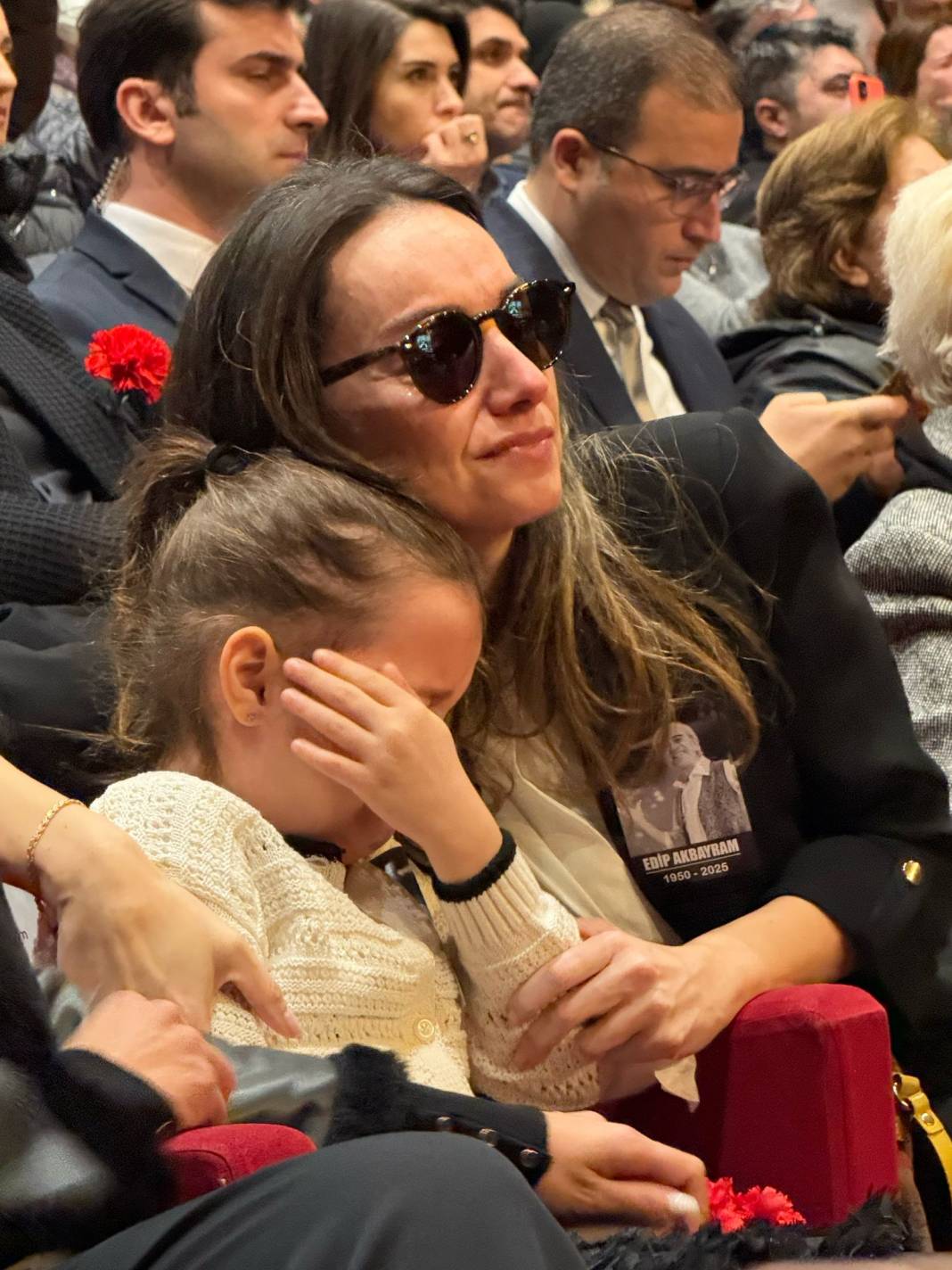 Edip Akbayram'a son veda! 8